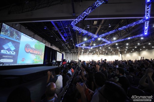 画像ギャラリー No.099のサムネイル画像 / ［EVO2016］いよいよ開幕EVO2016。ストV予選をはじめ，6タイトルの予選が行われる初日Twitterまとめ。GGXrdRと鉄拳7FRは準決勝も