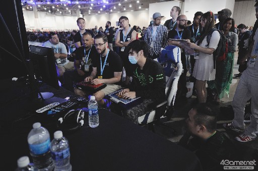 画像ギャラリー No.106のサムネイル画像 / ［EVO2016］いよいよ開幕EVO2016。ストV予選をはじめ，6タイトルの予選が行われる初日Twitterまとめ。GGXrdRと鉄拳7FRは準決勝も