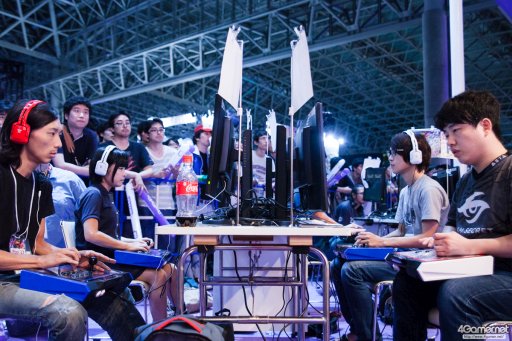 画像ギャラリー No.007のサムネイル画像 / TGS 2016に世界の強豪が集結。「ストV」CAPCOM Pro Tourプレミア大会「JAPAN CUP」フォトレポート。優勝・GamerBee選手のミニインタビューも