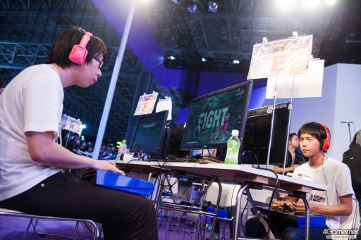画像ギャラリー No.015のサムネイル画像 / TGS 2016に世界の強豪が集結。「ストV」CAPCOM Pro Tourプレミア大会「JAPAN CUP」フォトレポート。優勝・GamerBee選手のミニインタビューも