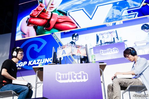 画像ギャラリー No.042のサムネイル画像 / TGS 2016に世界の強豪が集結。「ストV」CAPCOM Pro Tourプレミア大会「JAPAN CUP」フォトレポート。優勝・GamerBee選手のミニインタビューも