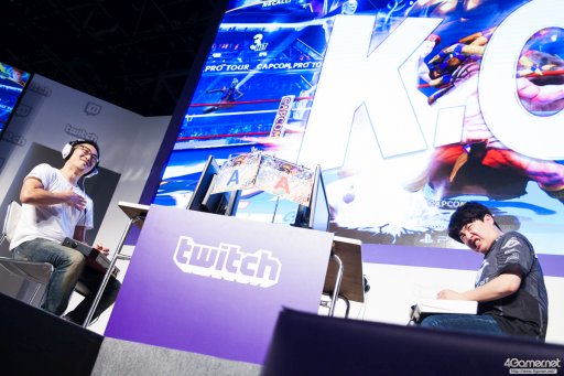 画像ギャラリー No.048のサムネイル画像 / TGS 2016に世界の強豪が集結。「ストV」CAPCOM Pro Tourプレミア大会「JAPAN CUP」フォトレポート。優勝・GamerBee選手のミニインタビューも
