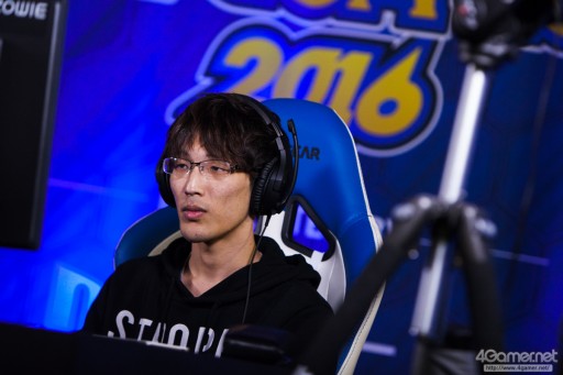 画像ギャラリー No.013のサムネイル画像 / 大波乱となった「Capcom Cup 2016」Day1現地レポートまとめ。6人の日本人選手がTOP8進出。優勝候補・Infiltration，ときど，ウメハラ選手らは敗退へ