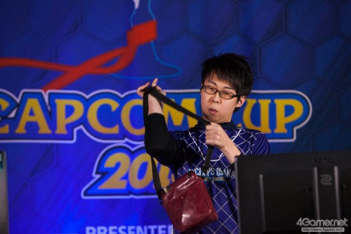 画像ギャラリー No.040のサムネイル画像 / 大波乱となった「Capcom Cup 2016」Day1現地レポートまとめ。6人の日本人選手がTOP8進出。優勝候補・Infiltration，ときど，ウメハラ選手らは敗退へ