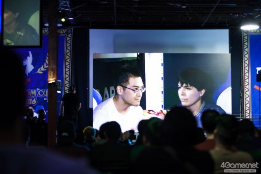 画像ギャラリー No.043のサムネイル画像 / 大波乱となった「Capcom Cup 2016」Day1現地レポートまとめ。6人の日本人選手がTOP8進出。優勝候補・Infiltration，ときど，ウメハラ選手らは敗退へ