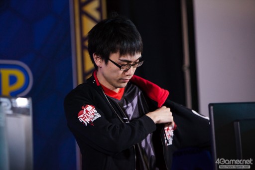 画像ギャラリー No.054のサムネイル画像 / 大波乱となった「Capcom Cup 2016」Day1現地レポートまとめ。6人の日本人選手がTOP8進出。優勝候補・Infiltration，ときど，ウメハラ選手らは敗退へ