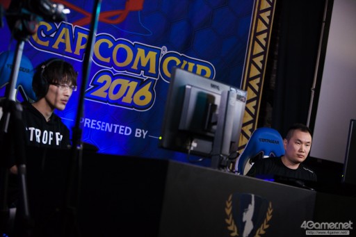 画像ギャラリー No.057のサムネイル画像 / 大波乱となった「Capcom Cup 2016」Day1現地レポートまとめ。6人の日本人選手がTOP8進出。優勝候補・Infiltration，ときど，ウメハラ選手らは敗退へ