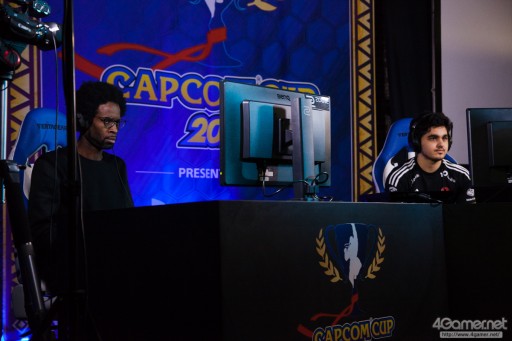 画像ギャラリー No.063のサムネイル画像 / 大波乱となった「Capcom Cup 2016」Day1現地レポートまとめ。6人の日本人選手がTOP8進出。優勝候補・Infiltration，ときど，ウメハラ選手らは敗退へ
