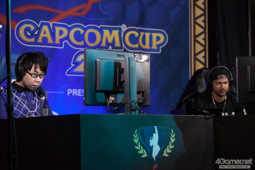 画像ギャラリー No.079のサムネイル画像 / 大波乱となった「Capcom Cup 2016」Day1現地レポートまとめ。6人の日本人選手がTOP8進出。優勝候補・Infiltration，ときど，ウメハラ選手らは敗退へ