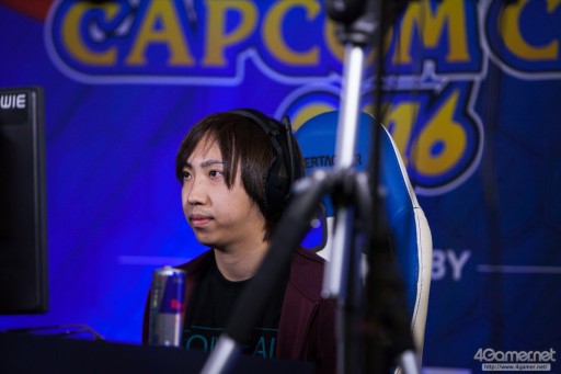 画像ギャラリー No.083のサムネイル画像 / 大波乱となった「Capcom Cup 2016」Day1現地レポートまとめ。6人の日本人選手がTOP8進出。優勝候補・Infiltration，ときど，ウメハラ選手らは敗退へ
