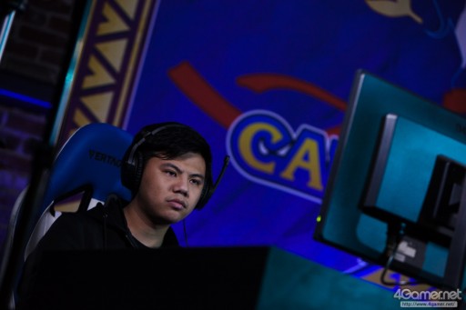 画像ギャラリー No.111のサムネイル画像 / 大波乱となった「Capcom Cup 2016」Day1現地レポートまとめ。6人の日本人選手がTOP8進出。優勝候補・Infiltration，ときど，ウメハラ選手らは敗退へ