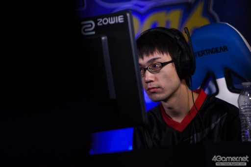 画像ギャラリー No.120のサムネイル画像 / 大波乱となった「Capcom Cup 2016」Day1現地レポートまとめ。6人の日本人選手がTOP8進出。優勝候補・Infiltration，ときど，ウメハラ選手らは敗退へ
