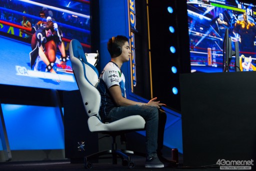 画像ギャラリー No.038のサムネイル画像 / 「ストリートファイターV」世界王者が決定した，「Capcom Cup 2016」Day2現地レポートまとめ。初のアメリカ人チャンプが誕生