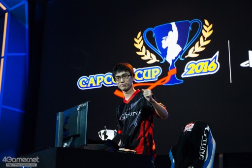 画像ギャラリー No.044のサムネイル画像 / 「ストリートファイターV」世界王者が決定した，「Capcom Cup 2016」Day2現地レポートまとめ。初のアメリカ人チャンプが誕生