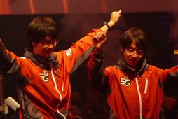 画像ギャラリー No.016のサムネイル画像 / 東西対抗のe-Sports大戦は5ジャンルすべてを制した東軍の勝利に。「Red Bull 5G」レポート