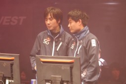 画像ギャラリー No.029のサムネイル画像 / 東西対抗のe-Sports大戦は5ジャンルすべてを制した東軍の勝利に。「Red Bull 5G」レポート