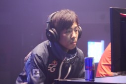 画像ギャラリー No.038のサムネイル画像 / 東西対抗のe-Sports大戦は5ジャンルすべてを制した東軍の勝利に。「Red Bull 5G」レポート