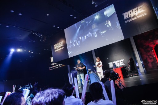 画像ギャラリー No.008のサムネイル画像 / CyberZのe-Sportsイベント「RAGE Vol.4 GRAND FINALS」，「ストリートファイターV」部門フォトレポート。優勝はふ〜ど選手の手に