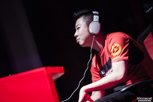 画像ギャラリー No.013のサムネイル画像 / CyberZのe-Sportsイベント「RAGE Vol.4 GRAND FINALS」，「ストリートファイターV」部門フォトレポート。優勝はふ〜ど選手の手に