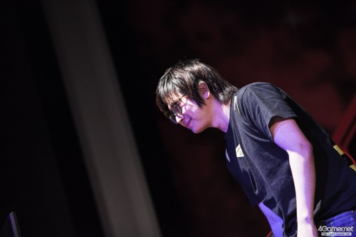 画像ギャラリー No.028のサムネイル画像 / CyberZのe-Sportsイベント「RAGE Vol.4 GRAND FINALS」，「ストリートファイターV」部門フォトレポート。優勝はふ〜ど選手の手に