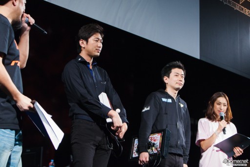 画像ギャラリー No.030のサムネイル画像 / CyberZのe-Sportsイベント「RAGE Vol.4 GRAND FINALS」，「ストリートファイターV」部門フォトレポート。優勝はふ〜ど選手の手に