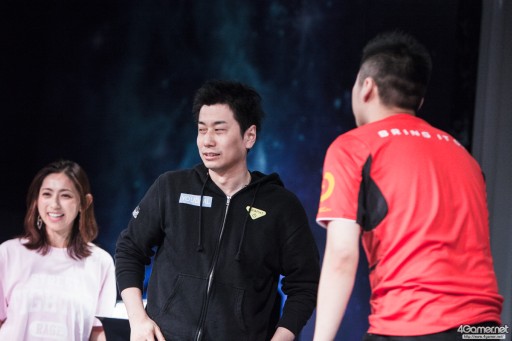 画像ギャラリー No.036のサムネイル画像 / CyberZのe-Sportsイベント「RAGE Vol.4 GRAND FINALS」，「ストリートファイターV」部門フォトレポート。優勝はふ〜ど選手の手に