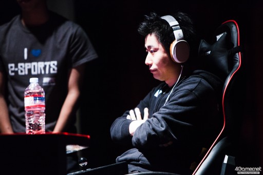画像ギャラリー No.044のサムネイル画像 / CyberZのe-Sportsイベント「RAGE Vol.4 GRAND FINALS」，「ストリートファイターV」部門フォトレポート。優勝はふ〜ど選手の手に