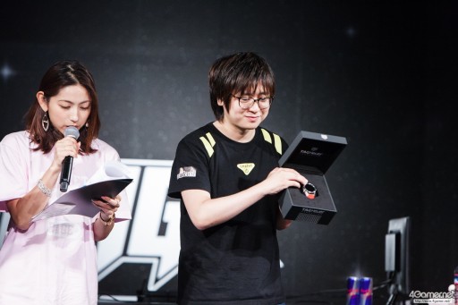 画像ギャラリー No.052のサムネイル画像 / CyberZのe-Sportsイベント「RAGE Vol.4 GRAND FINALS」，「ストリートファイターV」部門フォトレポート。優勝はふ〜ど選手の手に