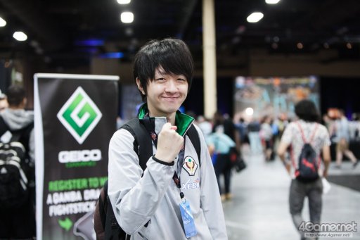 画像ギャラリー No.033のサムネイル画像 / ［EVO2017］本日EVO2017開幕。「ストV」など7タイトルの予選が行われる初日Twitterまとめ。「KOF XIV」は決勝戦まで