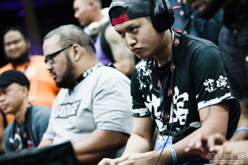 画像ギャラリー No.038のサムネイル画像 / ［EVO2017］本日EVO2017開幕。「ストV」など7タイトルの予選が行われる初日Twitterまとめ。「KOF XIV」は決勝戦まで