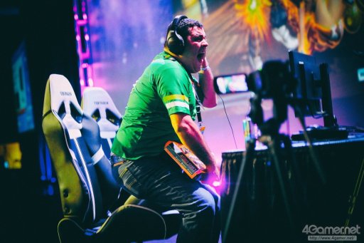 画像ギャラリー No.053のサムネイル画像 / ［EVO2017］本日EVO2017開幕。「ストV」など7タイトルの予選が行われる初日Twitterまとめ。「KOF XIV」は決勝戦まで