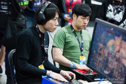 画像ギャラリー No.056のサムネイル画像 / ［EVO2017］本日EVO2017開幕。「ストV」など7タイトルの予選が行われる初日Twitterまとめ。「KOF XIV」は決勝戦まで