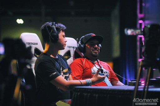 画像ギャラリー No.059のサムネイル画像 / ［EVO2017］本日EVO2017開幕。「ストV」など7タイトルの予選が行われる初日Twitterまとめ。「KOF XIV」は決勝戦まで