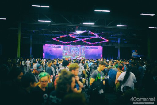 画像ギャラリー No.002のサムネイル画像 / ［EVO2017］「GGXrd R2」など3タイトルの優勝者が決定した2日目Twitterまとめ。「ストV」や「BBCF」では最終日への生き残りをかけた激戦が続いた