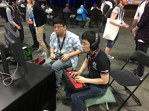 画像ギャラリー No.009のサムネイル画像 / ［EVO2017］「GGXrd R2」など3タイトルの優勝者が決定した2日目Twitterまとめ。「ストV」や「BBCF」では最終日への生き残りをかけた激戦が続いた