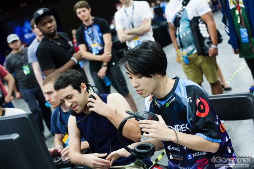 画像ギャラリー No.013のサムネイル画像 / ［EVO2017］「GGXrd R2」など3タイトルの優勝者が決定した2日目Twitterまとめ。「ストV」や「BBCF」では最終日への生き残りをかけた激戦が続いた