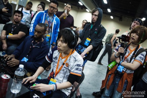 画像ギャラリー No.028のサムネイル画像 / ［EVO2017］「GGXrd R2」など3タイトルの優勝者が決定した2日目Twitterまとめ。「ストV」や「BBCF」では最終日への生き残りをかけた激戦が続いた