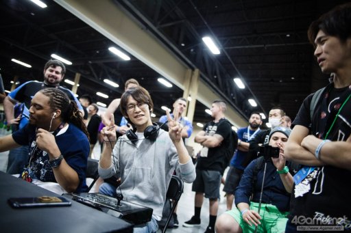 画像ギャラリー No.036のサムネイル画像 / ［EVO2017］「GGXrd R2」など3タイトルの優勝者が決定した2日目Twitterまとめ。「ストV」や「BBCF」では最終日への生き残りをかけた激戦が続いた