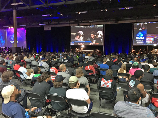 画像ギャラリー No.053のサムネイル画像 / ［EVO2017］「GGXrd R2」など3タイトルの優勝者が決定した2日目Twitterまとめ。「ストV」や「BBCF」では最終日への生き残りをかけた激戦が続いた