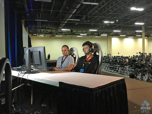 画像ギャラリー No.054のサムネイル画像 / ［EVO2017］「GGXrd R2」など3タイトルの優勝者が決定した2日目Twitterまとめ。「ストV」や「BBCF」では最終日への生き残りをかけた激戦が続いた