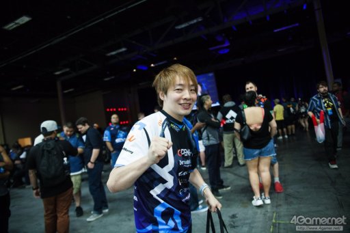 画像ギャラリー No.058のサムネイル画像 / ［EVO2017］「GGXrd R2」など3タイトルの優勝者が決定した2日目Twitterまとめ。「ストV」や「BBCF」では最終日への生き残りをかけた激戦が続いた