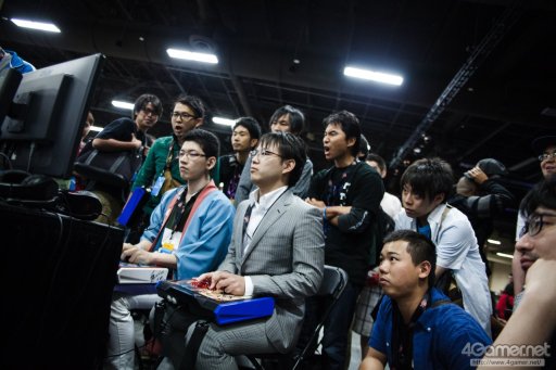 画像ギャラリー No.066のサムネイル画像 / ［EVO2017］「GGXrd R2」など3タイトルの優勝者が決定した2日目Twitterまとめ。「ストV」や「BBCF」では最終日への生き残りをかけた激戦が続いた