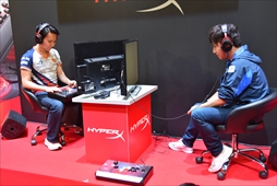 画像ギャラリー No.011のサムネイル画像 / ［TGS 2017］ウメハラ選手とときど選手のエキシビションマッチも実現！　HyperXブース「ストV」イベントレポート