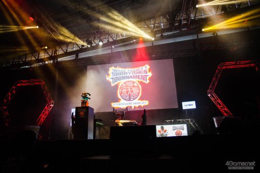 画像ギャラリー No.041のサムネイル画像 / ［TGS 2017］8名の招待選手による白熱バトル，「ストリートファイターV 昇龍拳トーナメント」フォトレポート。優勝はユリアン使いのネモ選手の手に
