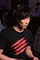 画像ギャラリー No.002のサムネイル画像 / TGS 2015で「ウルIV日本大会」が開催に。プロゲーマーのウメハラ参戦