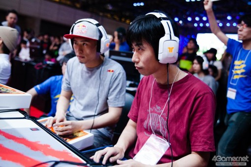 画像ギャラリー No.010のサムネイル画像 / ［TGS 2015］世界大会へのチケットはだしお選手の手に！ 超ハイレベルな戦いが展開された「ウルトラストリートファイターIV 日本大会」Twitter実況まとめ