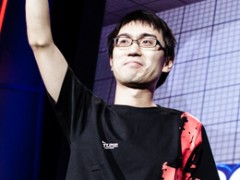 【速報】ウルIV世界大会「Capcom Cup Finals 2015」，優勝はかずのこ選手。優勝賞金1500万円を獲得。準優勝はウメハラ選手に