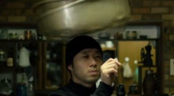 画像ギャラリー No.003のサムネイル画像 / ある家に侵入した男の末路とは。「影牢 〜もう1人のプリンセス〜」トラップコンボを実写化した最新ムービーを公開