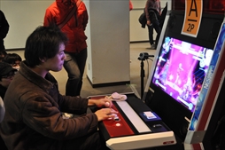 画像ギャラリー No.029のサムネイル画像 / エクサム格ゲーの祭典「エクサムカップ2017」レポート。「アルカナハート3 LM SSS!!!!!!」の家庭用移植プロジェクトの告知も