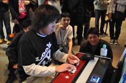 画像ギャラリー No.048のサムネイル画像 / エクサム格ゲーの祭典「エクサムカップ2017」レポート。「アルカナハート3 LM SSS!!!!!!」の家庭用移植プロジェクトの告知も